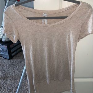 Women’s Scoop Neck Slim Fit Solid Tee